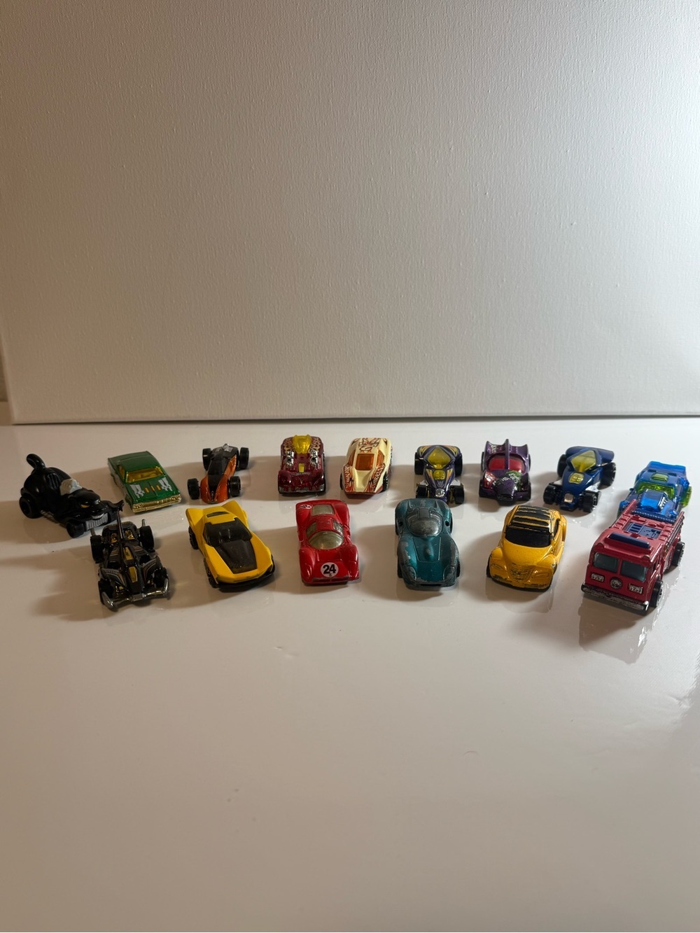 Hot Wheels Mini Die Cast Car Lot 15 Cars Corvette Ferrari Mustang Fiero - Picture 10 of 11
